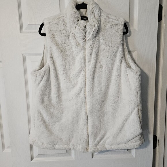 For Women Jackets & Blazers - White  Winter Vest **See photos for measurements** Large -XL